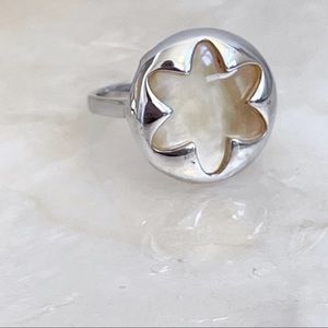 Sterling Silver 925 Mother of Pearl Flower Cutout Cocktail Statement Ring 7.75/8